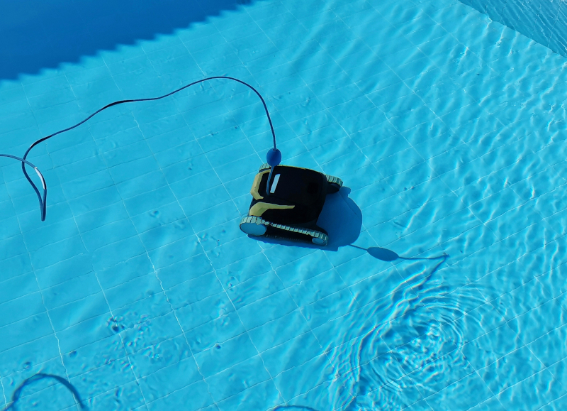 Poolroboter im Pool