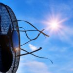 Standventilator im Sommer wirkt erfrischend